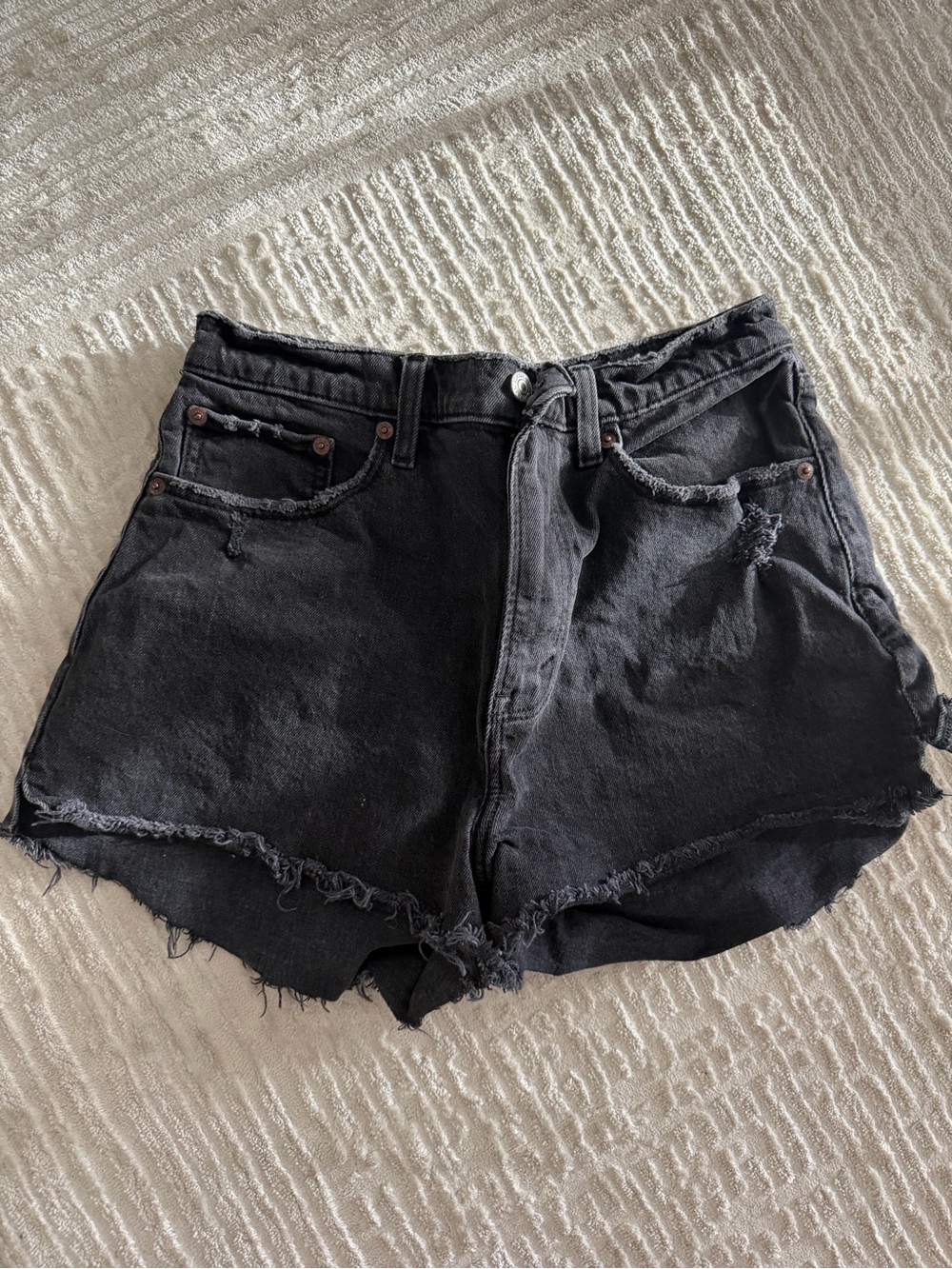 Abercrombie Mid Rise Boyfriend Short in Curve Love